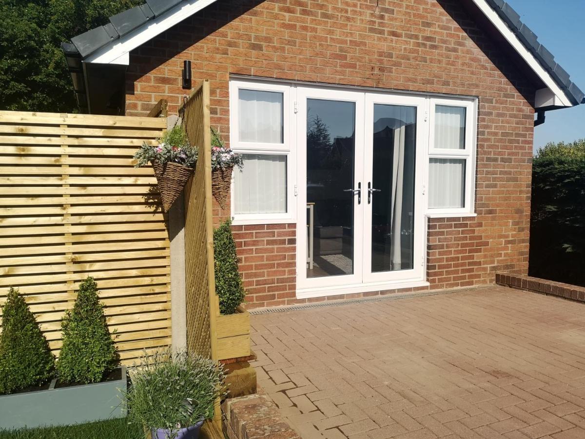 Grove Lodge Pembrokeshire Milford Haven Esterno foto