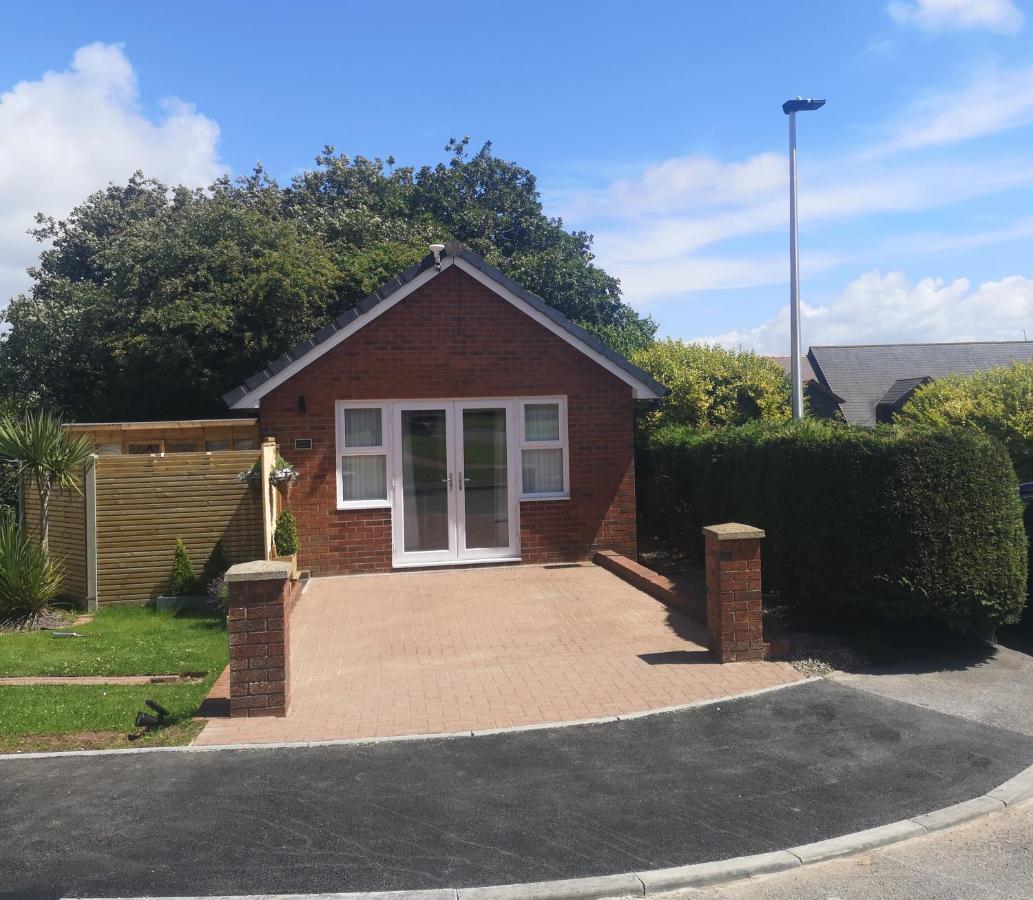 Grove Lodge Pembrokeshire Milford Haven Esterno foto