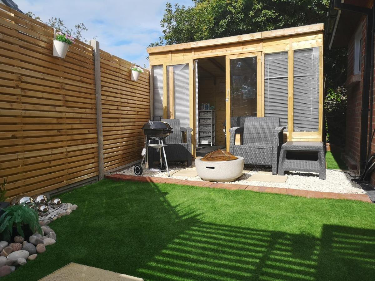 Grove Lodge Pembrokeshire Milford Haven Esterno foto